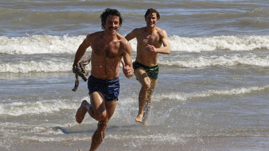 Jonathan Bailey and Matt Bomer in <em>Fellow Travelers</em>