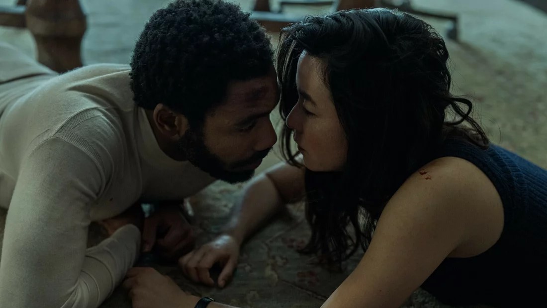 Donald Glover and Maya Erskine in </em>Mr. & Mrs. Smith.</em>